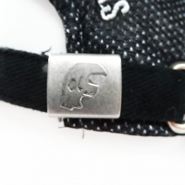 Black Offensive cap - grey logo and skull